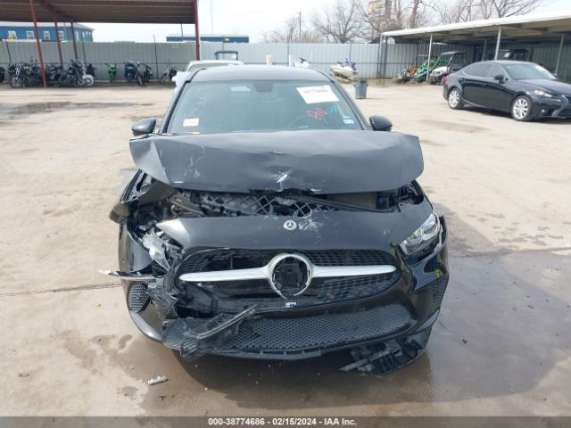 WDD3G4EB0KW025920 Mercedes-Benz A 220