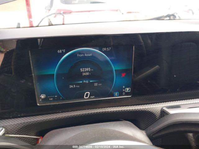 WDD3G4EB0KW025920 Mercedes-Benz A 220