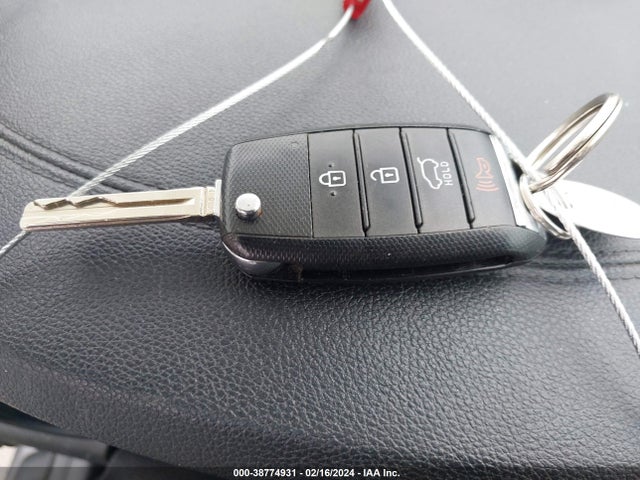 2018 KIA SPORTAGE LX VIN: KNDPM3AC3J7394860