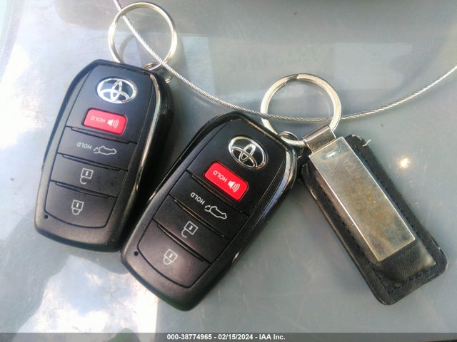 Toyota Corolla Cross Xle 2022 7MUDAAAG9NV032097 Image 11