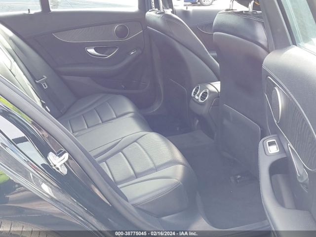 55SWF4JB2GU121302 Mercedes-Benz C 300 Luxury/sport