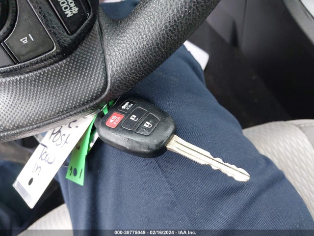 Toyota COROLLA LE 2016 5YFBURHE9GP414721 Image 11
