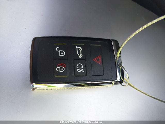 Land Rover Range Rover Velar P250 Dynamic Se 2024 SALYL2EX1RA384267 Image 11