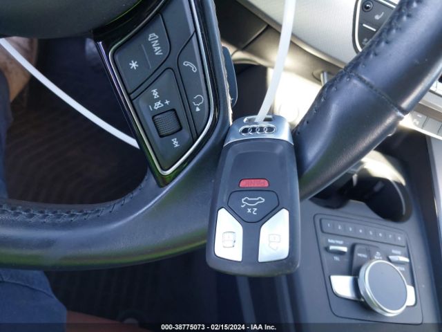 WAUHMAF46KN011398 Audi A4 40 Premium