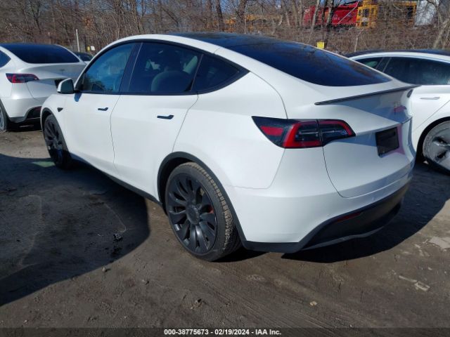 2021 TESLA MODEL Y 5YJYGDEF9MF209408 Photo 2