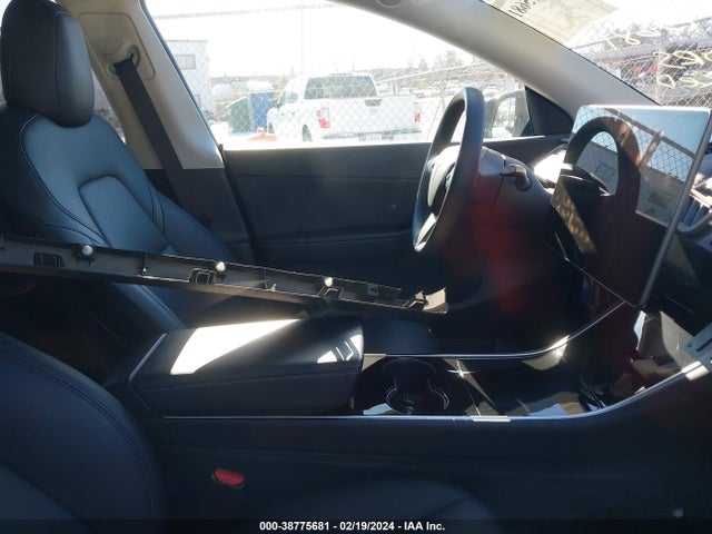 2021 TESLA MODEL Y 5YJYGDED3MF108962 Photo 4