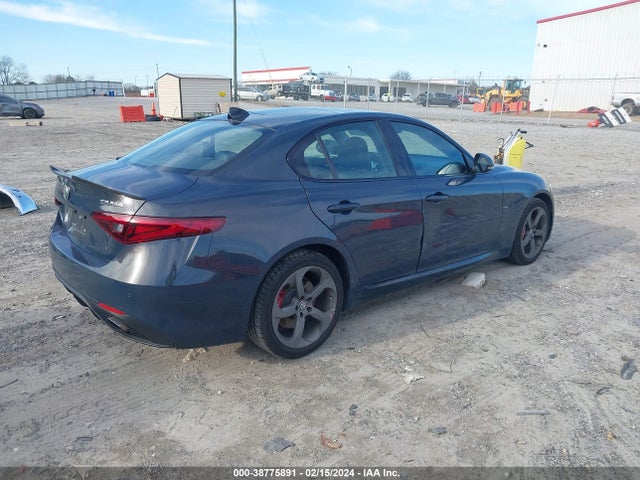 ZARFANANXK7599746 Alfa Romeo Giulia Sport Awd