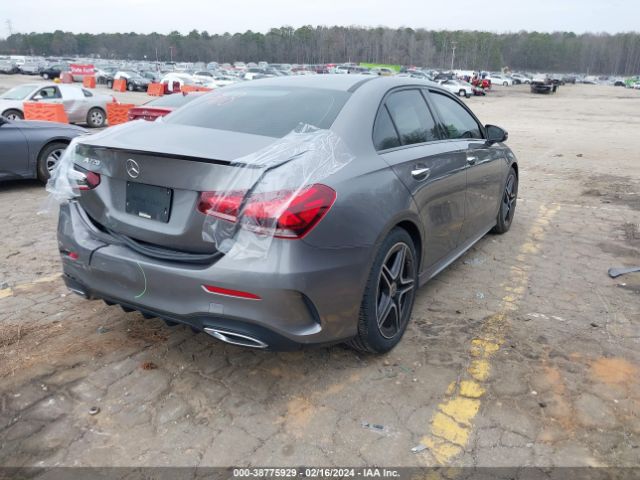 WDD3G4EB1KW010780 Mercedes-Benz A 220