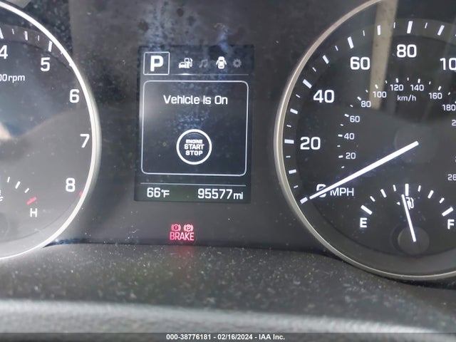 Hyundai Elantra Value Edition 2018 5NPD84LF0JH375554 Image 16