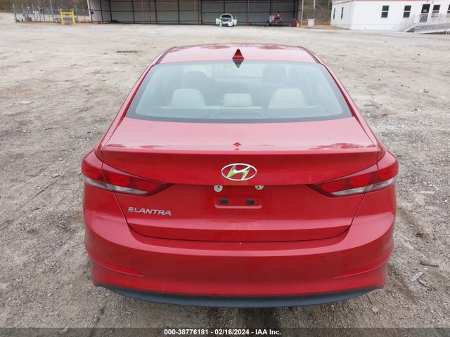Hyundai Elantra Value Edition 2018 5NPD84LF0JH375554 Image 17