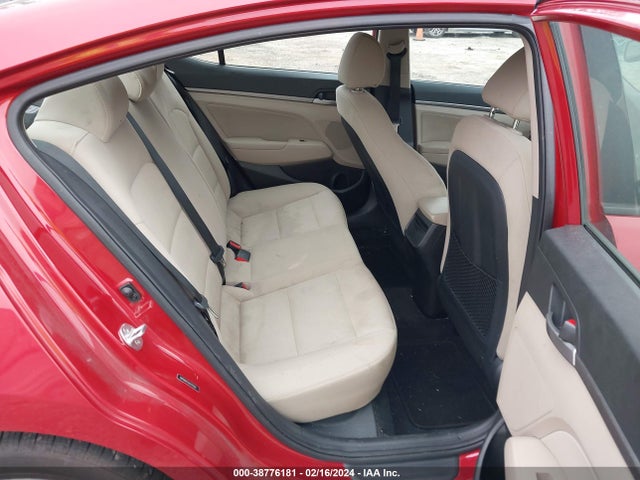 Hyundai Elantra Value Edition 2018 5NPD84LF0JH375554 Image 8