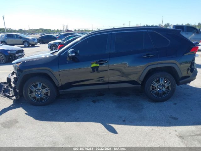 JTMK1RFV3MD065646 Toyota RAV4 LE