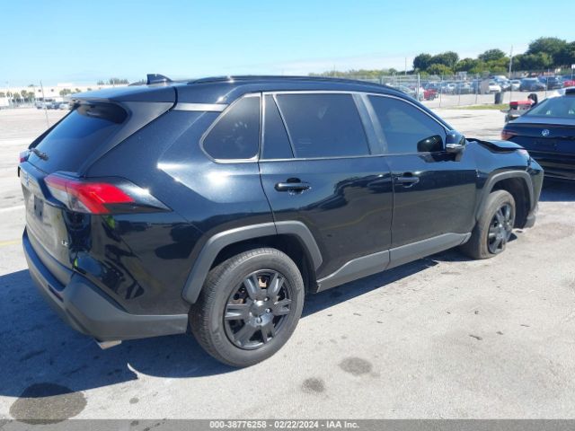 JTMK1RFV3MD065646 Toyota RAV4 LE