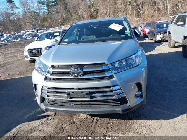 Toyota Highlander Limited Platinum 2017 5TDDZRFH5HS385945 Image 12