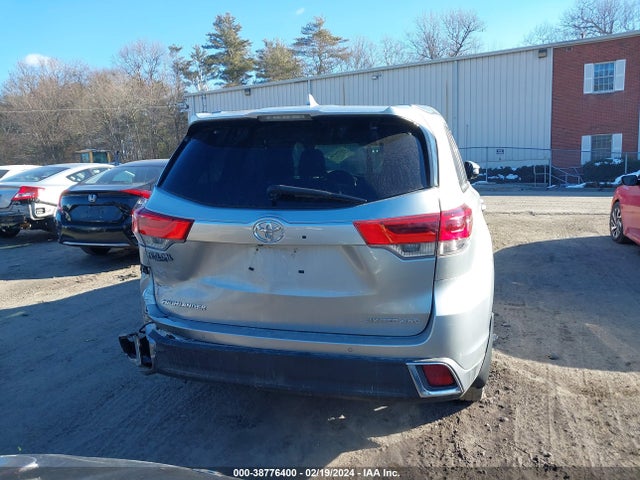 Toyota Highlander Limited Platinum 2017 5TDDZRFH5HS385945 Image 16