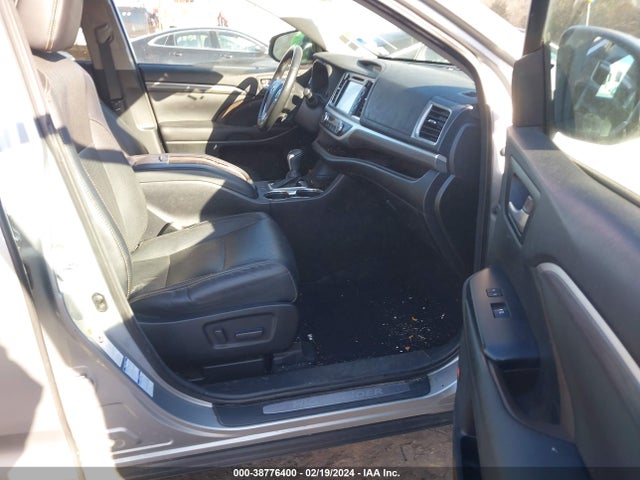 Toyota Highlander Limited Platinum 2017 5TDDZRFH5HS385945 Image 5