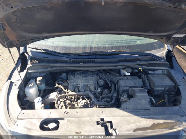 KIA SEDONA LX 2016 KNDMB5C15G6084983 Image 10