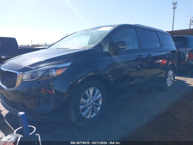 KIA SEDONA LX 2016 KNDMB5C15G6084983 Image 2