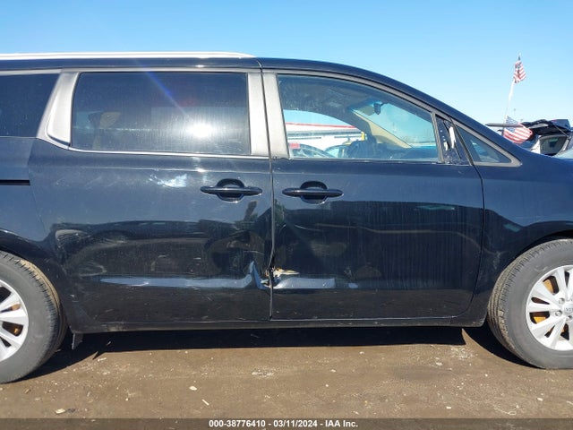 KIA SEDONA LX 2016 KNDMB5C15G6084983 Image 6