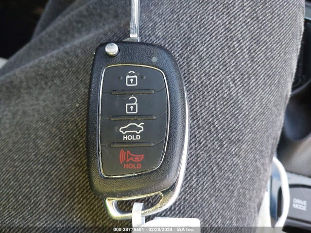 Hyundai SONATA SE 2016 5NPE24AF1GH310164 Image 11