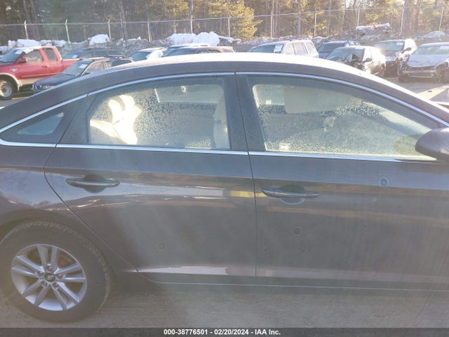Hyundai SONATA SE 2016 5NPE24AF1GH310164 Image 13