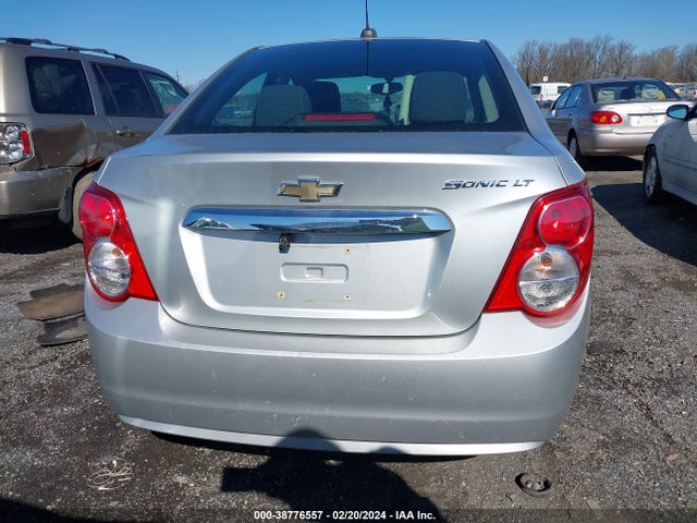 Chevrolet Sonic Lt Auto 2015 1G1JC5SHXF4187964 Image 16