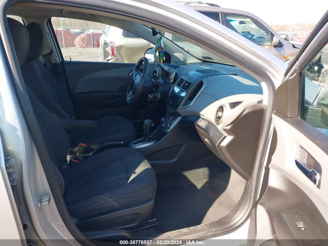 Chevrolet Sonic Lt Auto 2015 1G1JC5SHXF4187964 Image 5