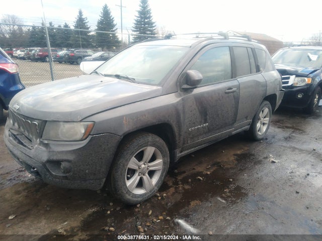 Jeep Compass Latitude 2016 1C4NJDEB1GD572671 Image 2