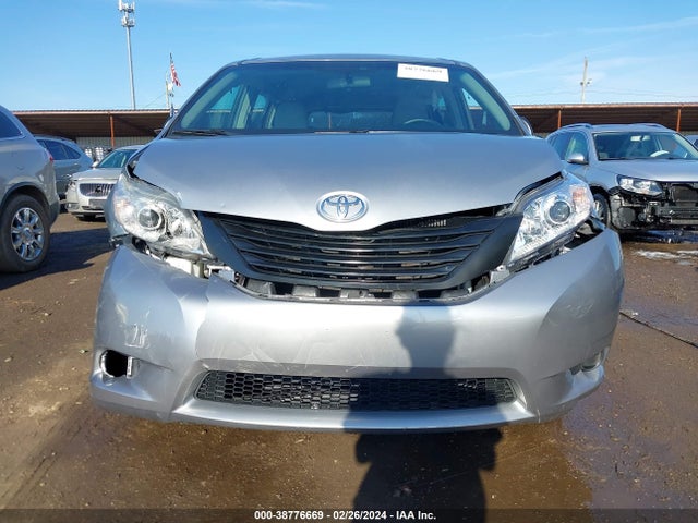 Toyota Sienna L 7 Passenger 2017 5TDZZ3DC7HS812018 Image 12