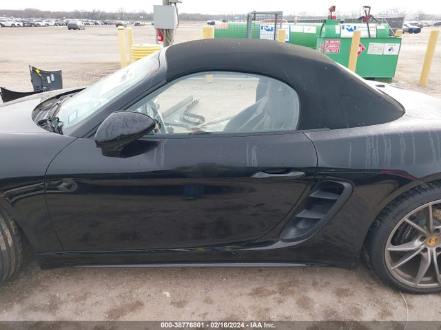 Porsche 718 Boxster 2019 WP0CA2A85KS211437 Image 15