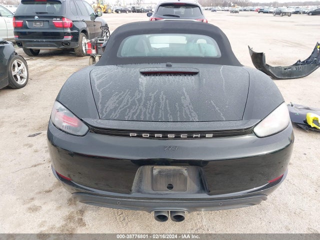 Porsche 718 Boxster 2019 WP0CA2A85KS211437 Image 17