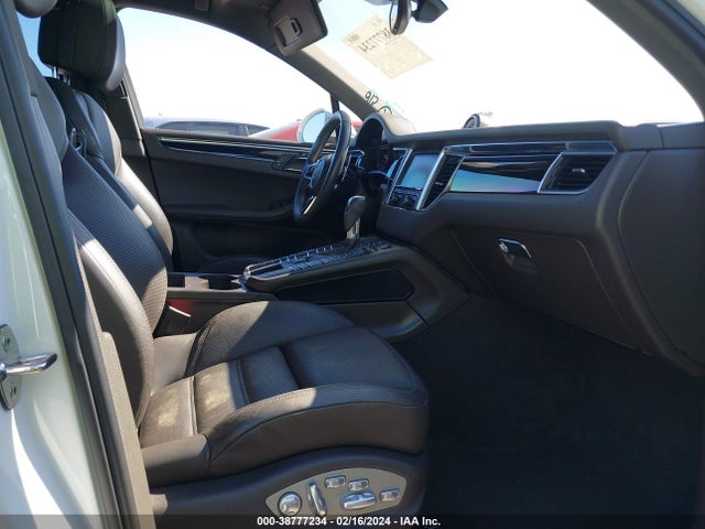 2016 PORSCHE MACAN WP1AB2A53GLB49739 Photo 4