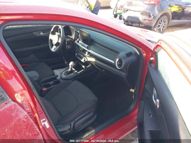 2019 KIA FORTE LXS VIN: 3KPF24AD3KE092535