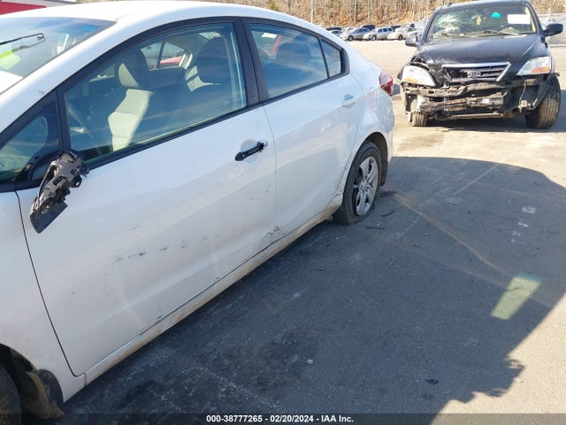 KIA FORTE LX 2017 3KPFK4A76HE130276 Image 12