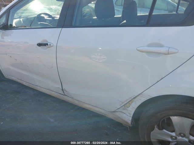 KIA FORTE LX 2017 3KPFK4A76HE130276 Image 13
