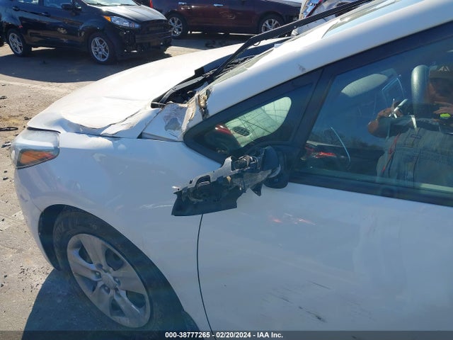 KIA FORTE LX 2017 3KPFK4A76HE130276 Image 14