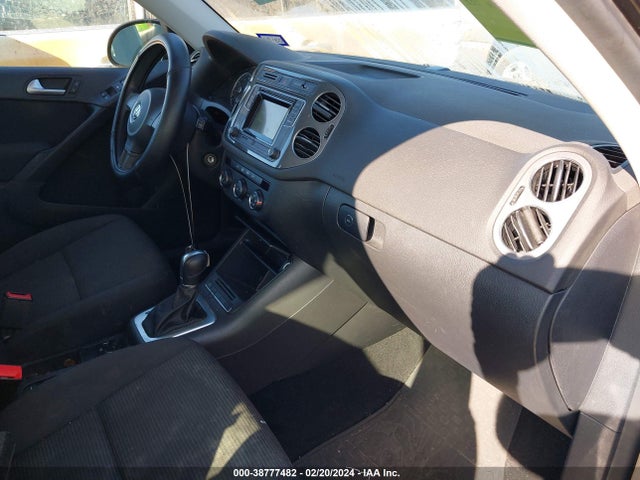 WVGAV7AX9HK044326 Volkswagen Tiguan 2.0t/2.0t S