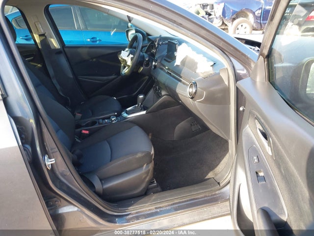Toyota YARIS LE 2019 3MYDLBYVXKY502139 Image 5