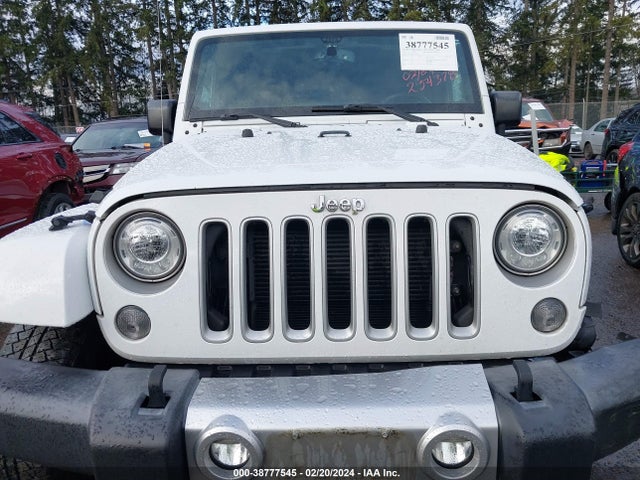 1C4BJWEG6HL614401 Jeep Wrangler Unlimited Sahara 4x4