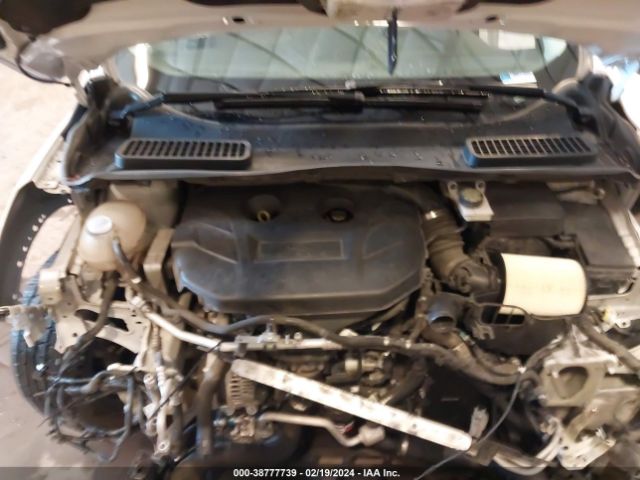 1FMCU9J90HUD28716 Ford Escape Titanium