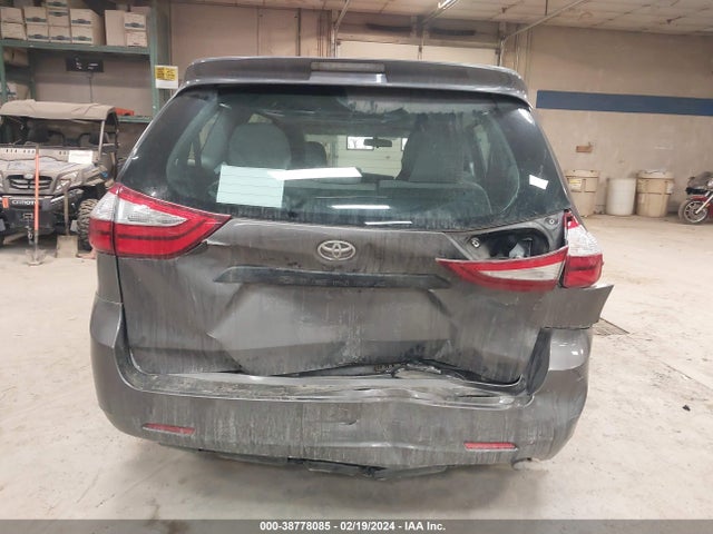 Toyota Sienna L 7 Passenger 2017 5TDZZ3DC1HS831681 Image 6