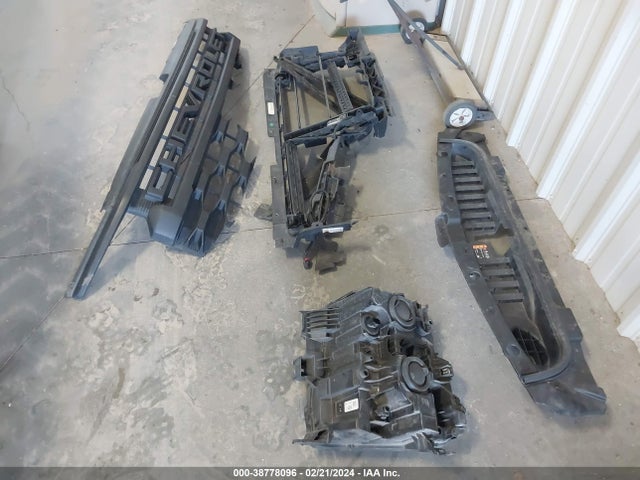 2022 CHEVROLET SILVERADO 1500 4WD SHORT BED CUSTOM VIN: 1GCPDBEK6NZ596887