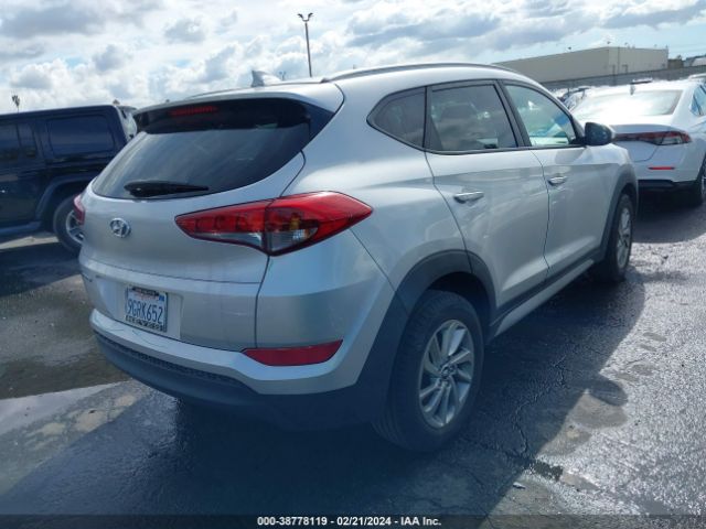 2018 HYUNDAI TUCSON KM8J33A42JU670900 Photo 3