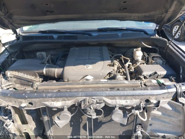 5TFRM5F15JX134147 Toyota Tundra Sr5 4.6l V8