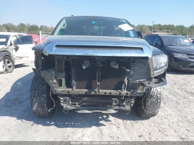 5TFRM5F15JX134147 Toyota Tundra Sr5 4.6l V8