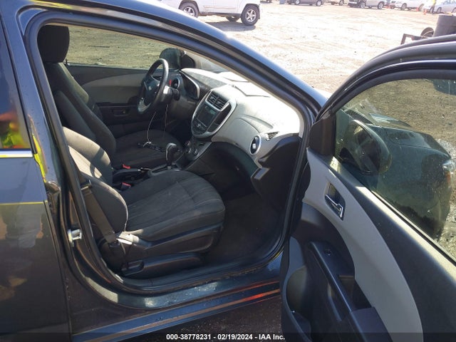 Chevrolet Sonic Lt Auto 2019 1G1JD5SB8K4109766 Image 5