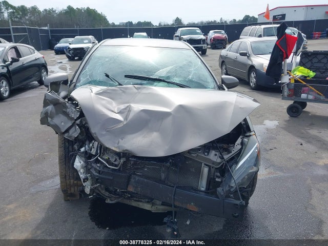 Toyota COROLLA LE 2018 2T1BURHE7JC031464 Image 12