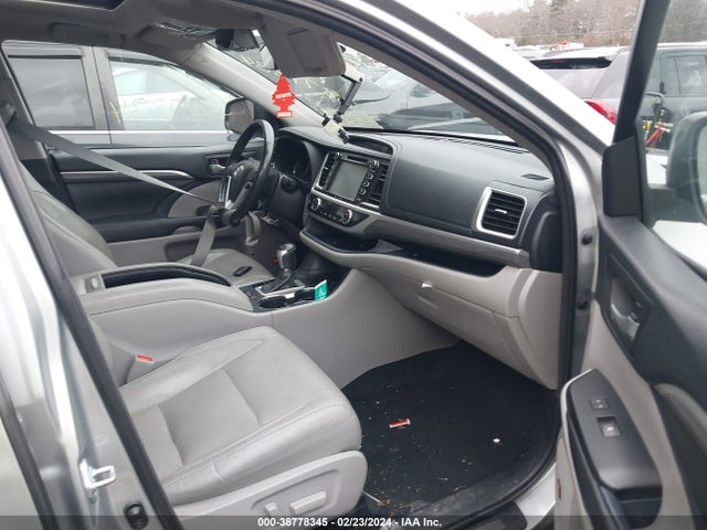 Toyota Highlander Limited Platinum 2017 5TDDZRFH9HS378660 Image 5