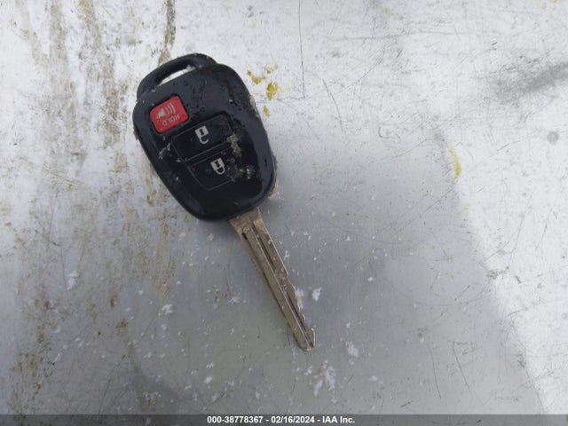 Toyota RAV4 LE 2016 2T3BFREV2GW498949 Image 11