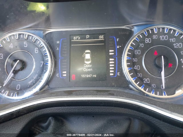Chrysler 200 Limited Platinum 2016 1C3CCCAB8GN191626 Image 7